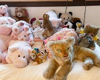 Steiff Lion Cub, Stuffed Animals / Plush Toys