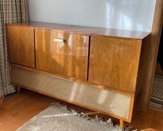 Stunning Grundig Majestic Stereo Console with Garrard Turntable & 1 Floor Speaker (Photo 1 of 10)
