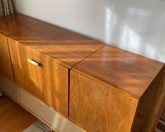 Stunning Grundig Majestic Stereo Console with Garrard Turntable & 1 Floor Speaker (Photo 3 of 10)