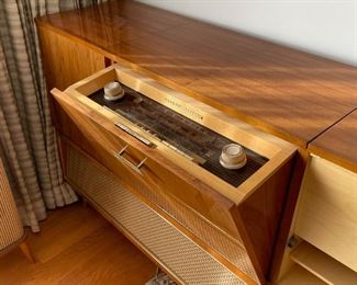 Stunning Grundig Majestic Stereo Console with Garrard Turntable & 1 Floor Speaker (Photo 4 of 10)