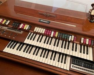 Thomas Solid State Organ (Photo 2 of 3)