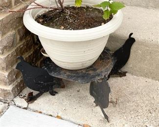 Metal Quail Plant Holder