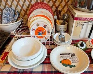 Dinnerware / Dishes, Utensils