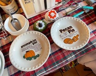 Pumpkin Pie & Pecan Pie Dishes