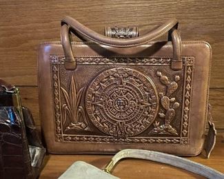 Women's Purses & Handbags