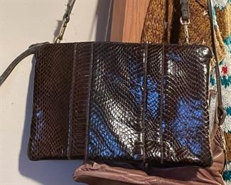 Women's Purses & Handbags