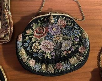 Women's Purses & Handbags