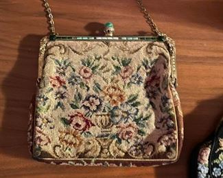 Women's Purses & Handbags