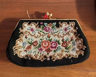 Women's Purses & Handbags