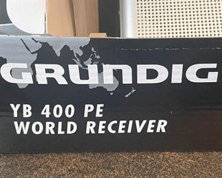 Grundig YB 400 PE World Receiver (Photo 2 of 2)