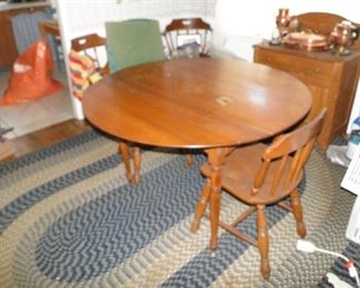 Round Drop Leaf Dining Room table and 4 chairs