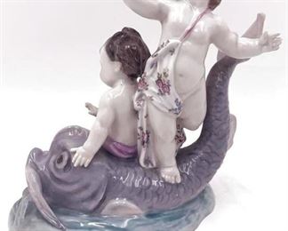ANTIQUE CAPODIMONTE HAND PAINTED TWO CHERUBS PUTTI w WHALE ITALY PORCELAIN $275   DETAILS:
Antique
Capo di Monte 
Handpainted 
2 Cherub/Putti frolicking sitting on whale
7.5" high x 6.5 wide