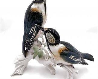 LARGE GORGEOUS KARL ENS DOUBLE WOODPECKER PORCELAIN BIRD PAIR $275 plus shipping
 
DETAILS:
12" high x 12.5" long
Post WWII
Hand Painted
Marked with blue maker's print
Condition:  Excellent condition.  No damage.  No crazing.  No Flea bites.