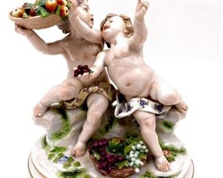 ANTIQUE CAPODIMONTE HAND PAINTED TWO CHERUBS/ PUTTI ITALY PORCELAIN WITH FRUIT $275 plus shipping
 
 
DETAILS:
Antique
Circa 1771-1834 
Capo di Monte 
Handpainted 
2 Cherub/Putti frolicking with fruits
approx 8" high  x 8" long
