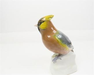 VINTAGE KARL ENS VOLKSTEDT YELLOW WAXWING BIRD BLACK WINDMILL MARK GERMANY  $160 plus shipping
 
 
DETAILS:
 Antique (circa pre-1919)
Karl Ens
Yellow Waxwing Bird
Glazed 
Porcelain Figure
Black Windmill Mark
approximately 7" tall x 5.25" long x 3" wide.
Germany
 
Condition: Piece is in very good condition. 