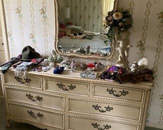 Kindle French Provincial dresser with mirror.