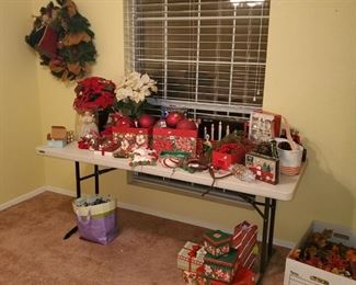 25% 0ff Christmas Items