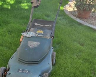 ($40) black & decker 4.0hp electric mower mm850