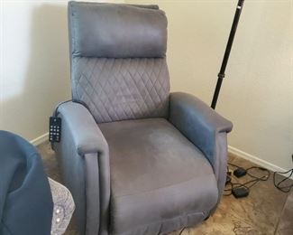 ($200) Socozi Reclining Heated Lumbar chair