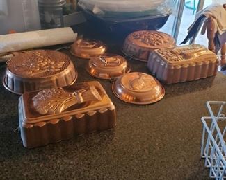 ($24) 7 Piece Copper Décor