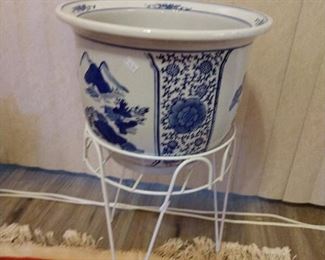 Ceramic pot sold seperate