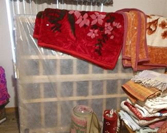 Queen  matress & box spring , We had no room so had to stand it up against  the wall  lots of blankets & rugs