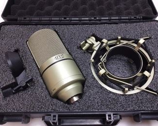 MXL 990 MICROPHONE WITH CASE