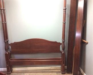 QUEEN SIZE POST BED WITH SIDE RAILS