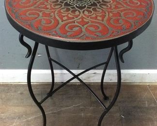 ACCENT PATIO TABLE