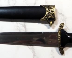 Dagger With 8.75" Blade, In Metal Scabbard
