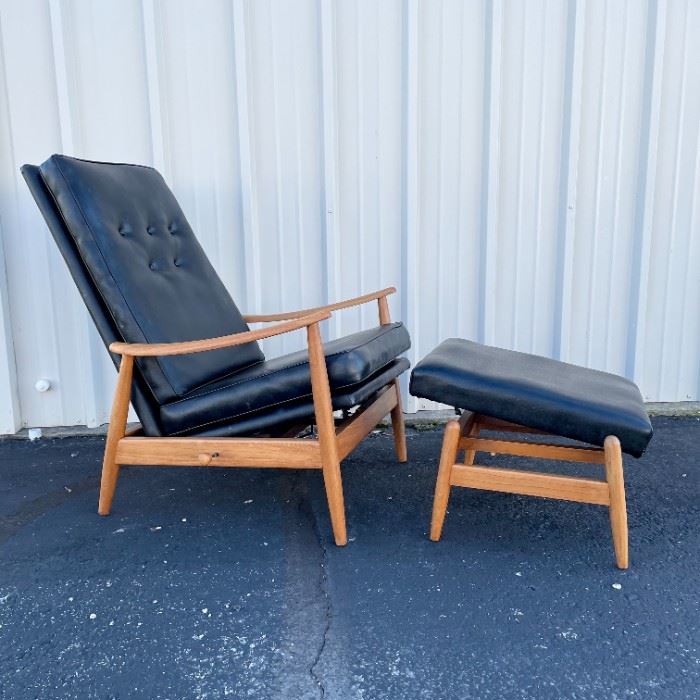Milo Baughman for James Furniture Inc Early Octo Lounger