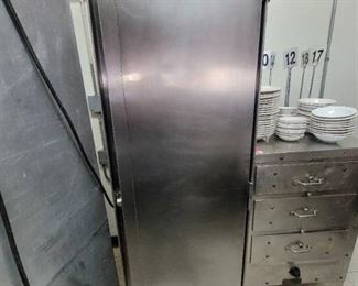 Prescion Heated Holding Cabinet Model RS-400 120 Volts/ 750 Watts