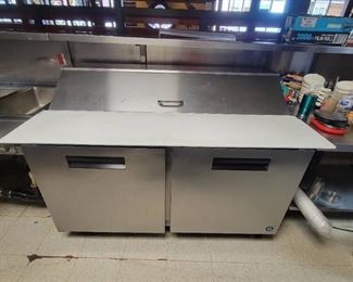 Hoshizaki Refrigerator Sandwich Bar Model CRMR60-16
