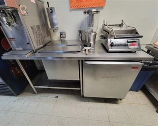 Stainless Steel Prep Station with Ice Storage