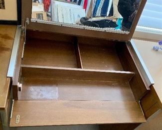 Paul McCobb middle piece vanity