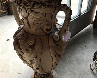 Concrete urn 