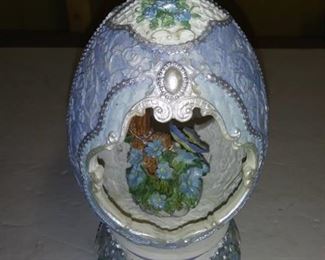 Nice Egg Shaped Music Box, Works