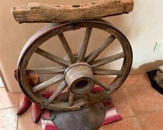 Wagon wheel saddle stand