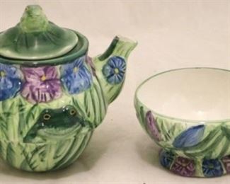22 - Frog Teapot Set 6 1/4 tall