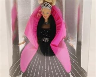 
52 - Special Edition Happy Holidays Barbie 1998