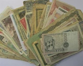 130c - 100 pcs Foreign Bills