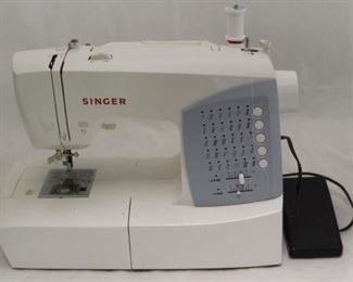 159 - Singer Model 7422 Sewing Machine 17" x 14" x 9"