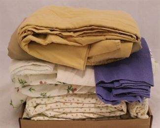 171 - Tray Lot of Assorted Linens