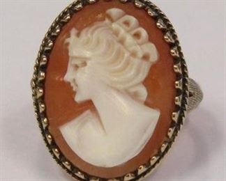 
201z - Shell Cameo Ring 10k yellow gold size 6.5