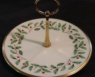 207 - Lenox Holiday Tidbit Tray w /Handle - 8" across