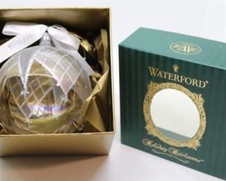
239 - Waterford Heirloom Holiday Avoca Iredescent Ball Ornament w /box