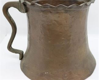 319 - Hand Hammered Early Copper Pot w/ Handle (heavy) Bottom - 8" round Top - 7" round 6.5" tall