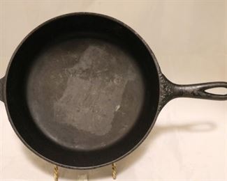 414 - 10" Deep Wagner Ware Sidney Cast Iron Skiillet