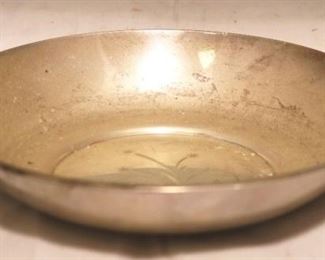 434 - Gorham Sterling Shallow Serving Bowl 9" round x 2" tall