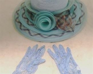 524 - Vintage Hat w/ Pair of Gloves